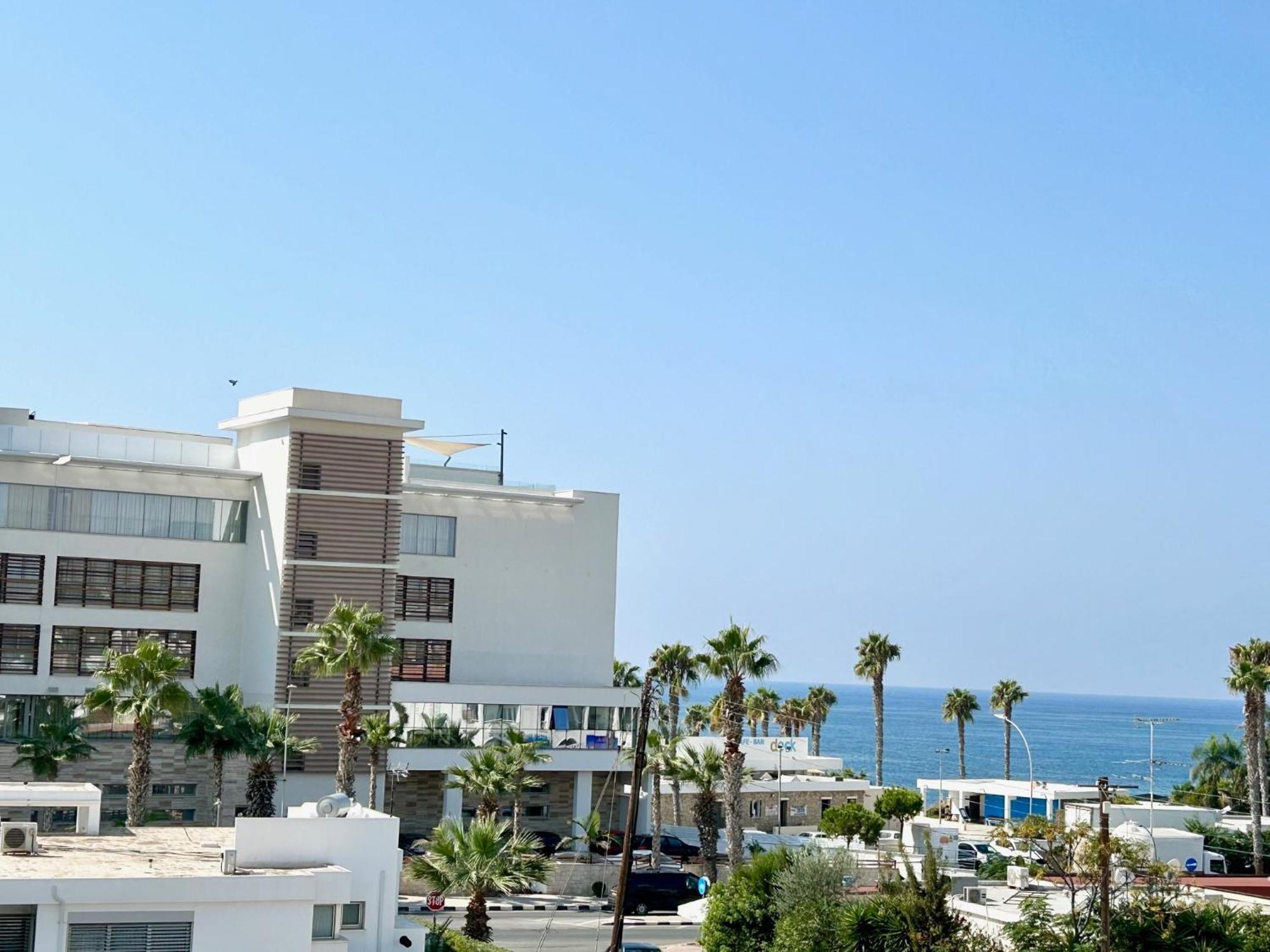 Sun Julz Apartments On The Beach Paphos Exteriér fotografie