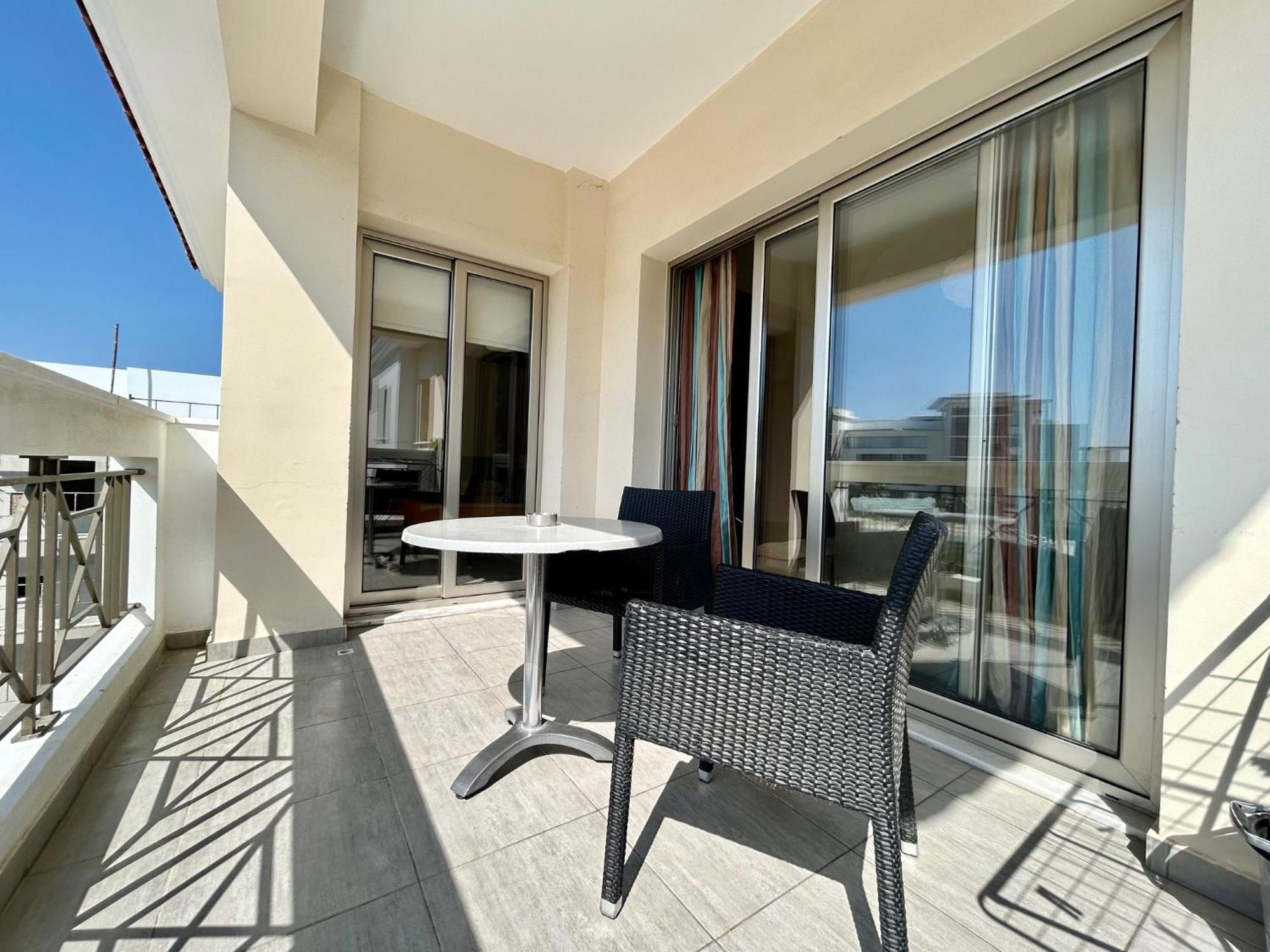 Sun Julz Apartments On The Beach Paphos Exteriér fotografie