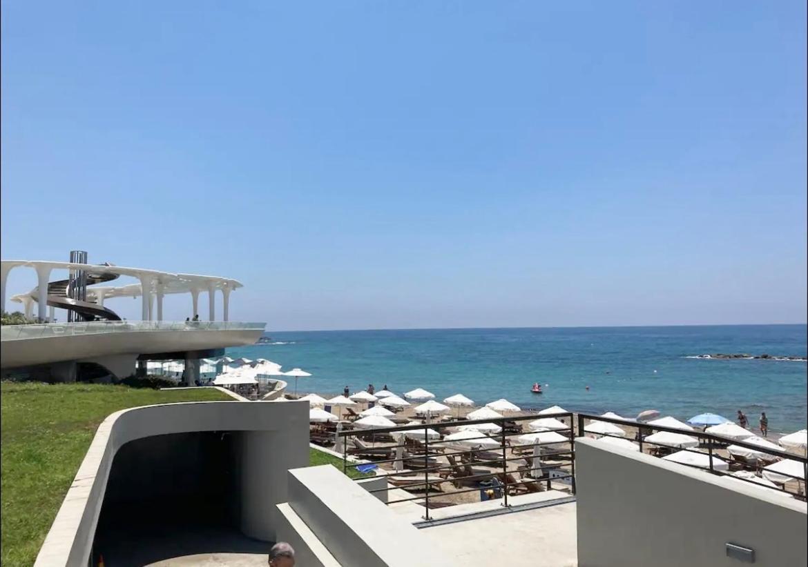 Sun Julz Apartments On The Beach Paphos Exteriér fotografie
